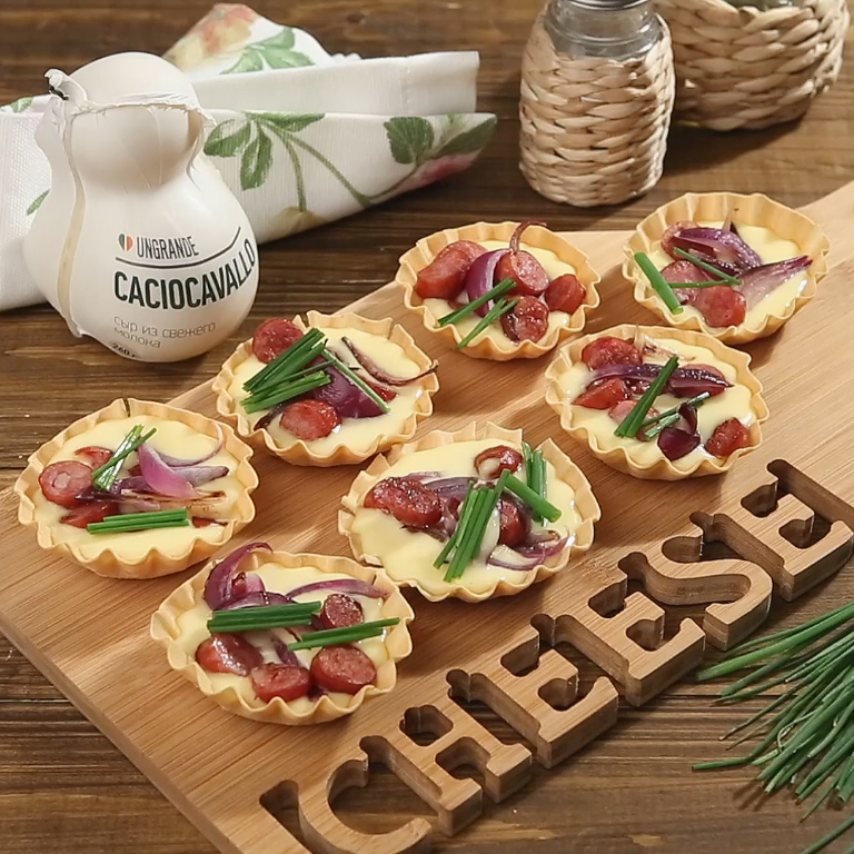 Как приготовить Корзиночки с колбасками и качокавалло