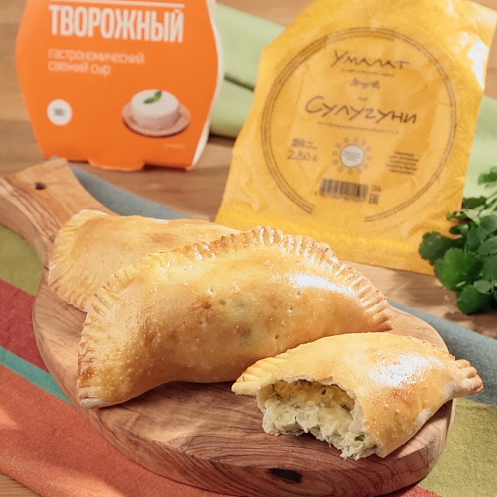 Как приготовить Пирожки с сулугуни и творожным сыром